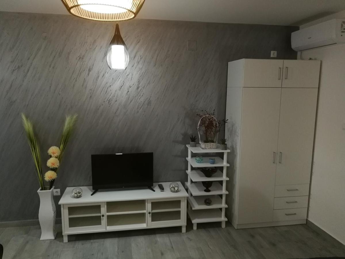 Danica Apartment Sremska Mitrovica Luaran gambar